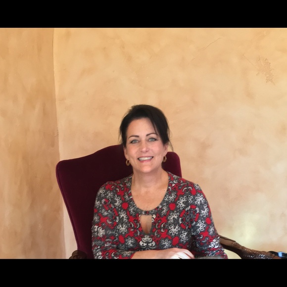 Meet your Posher, Cathy - Picture 1 of 1